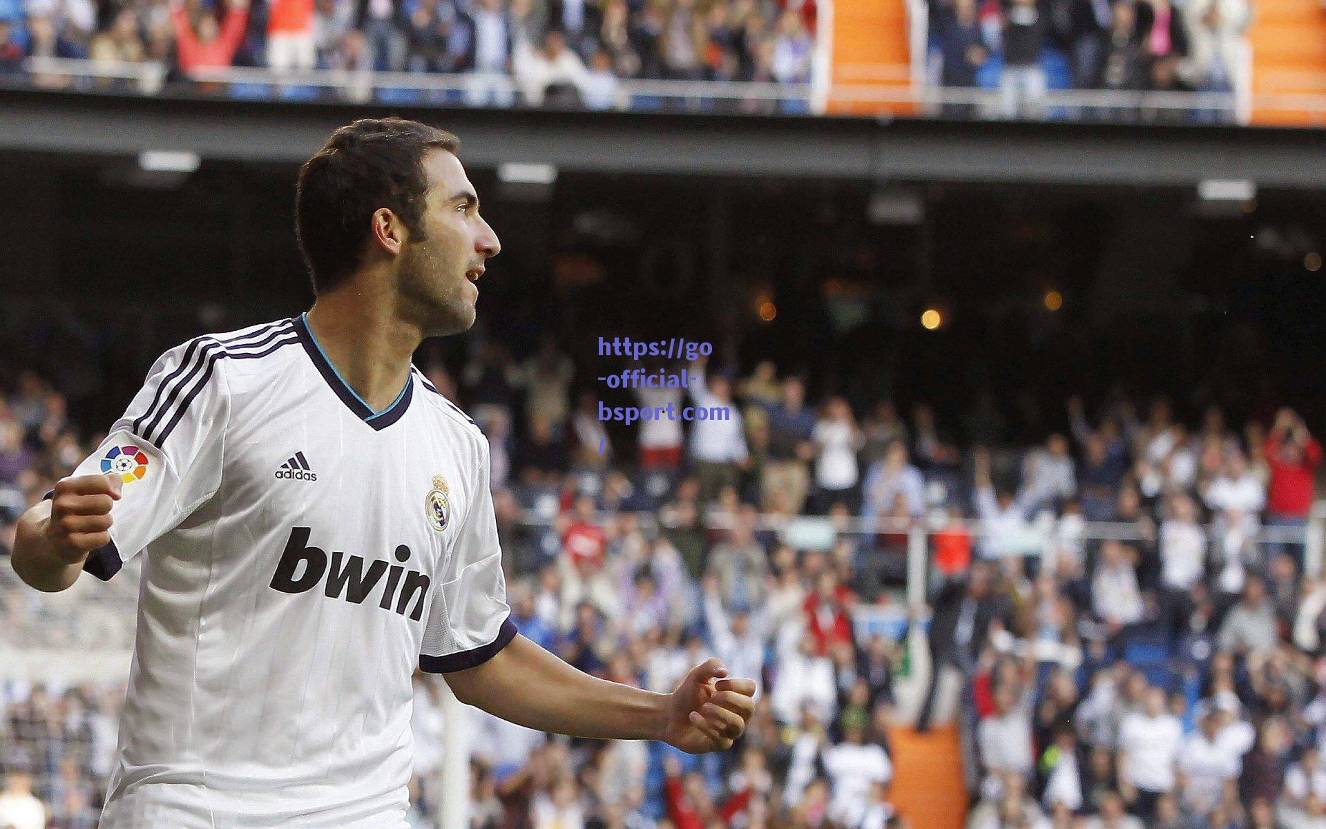 绿军不老神塔,36岁霍福德化身神射 低位攻防仍展核心价值